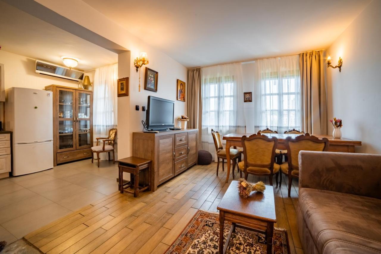 Four Riders Guest House Veliko Tărnovo Exterior foto