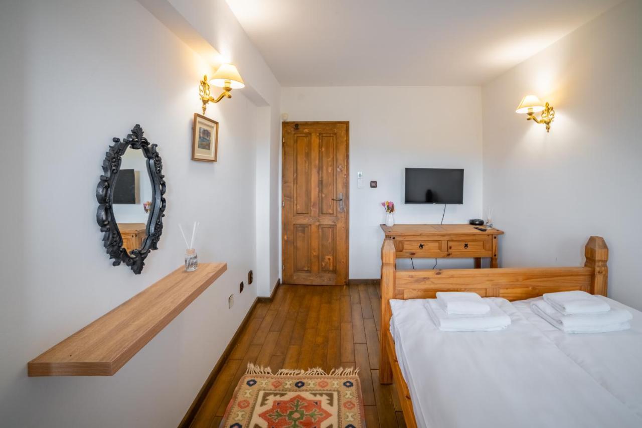 Four Riders Guest House Veliko Tărnovo Exterior foto
