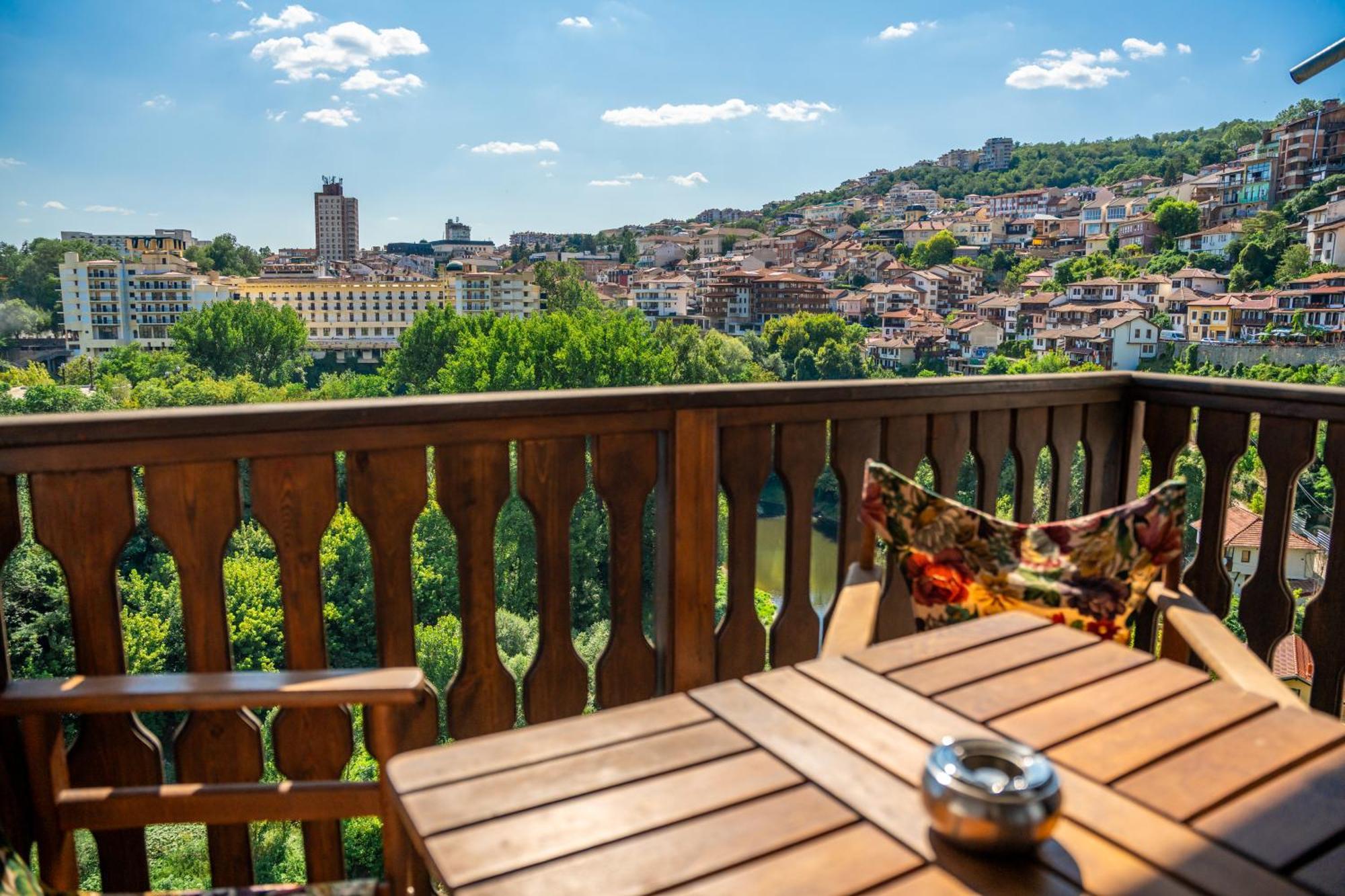 Four Riders Guest House Veliko Tărnovo Exterior foto