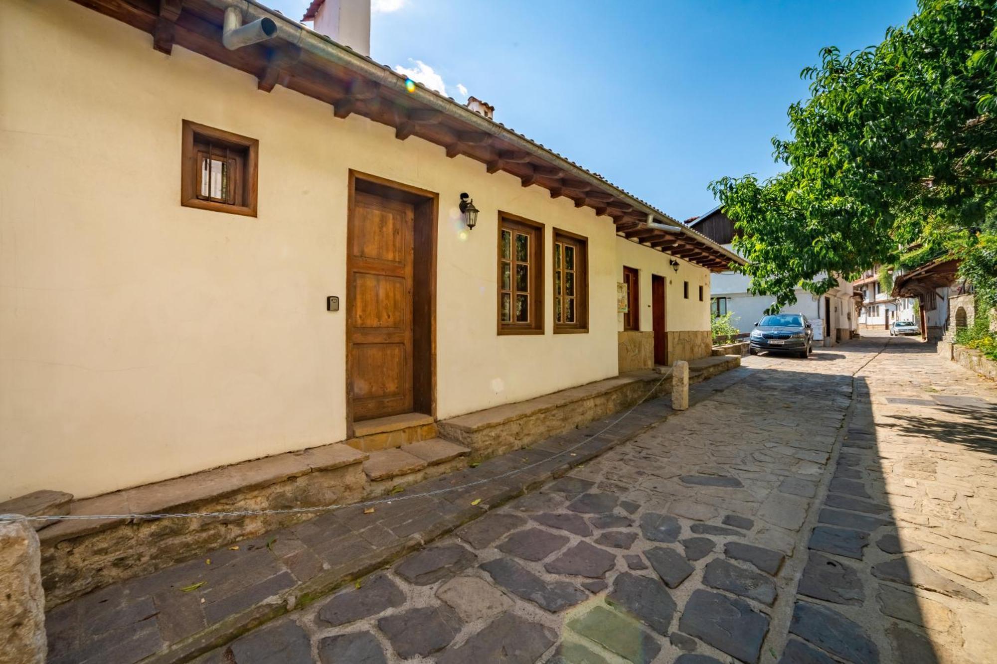 Four Riders Guest House Veliko Tărnovo Exterior foto